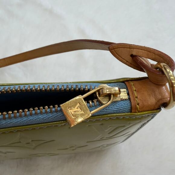 Louis Vuitton Green Vernis hand bag/ pouch - Picture 7 of 7